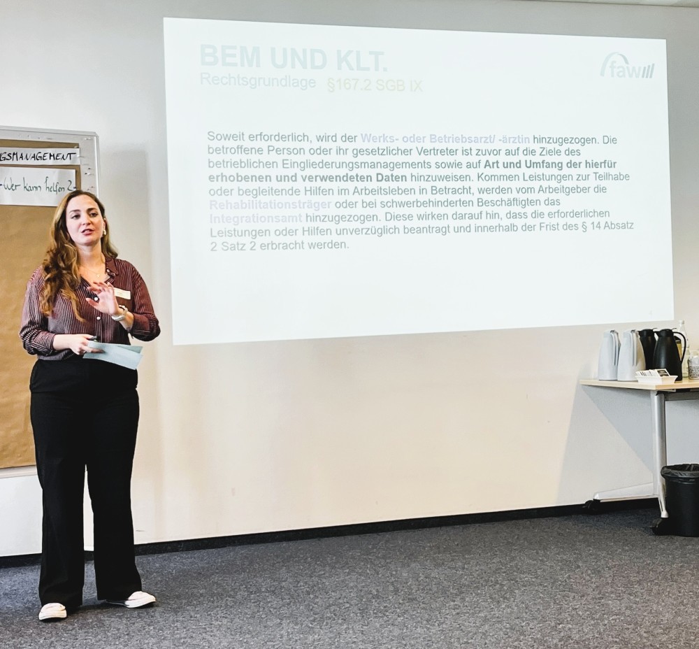 Melis Güler bei ihrem Vortrag